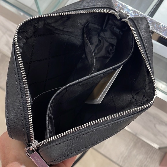 Michael Kors Jet Set Item Large East West Zip Crossbody Black Signature - Picture 10 of 17